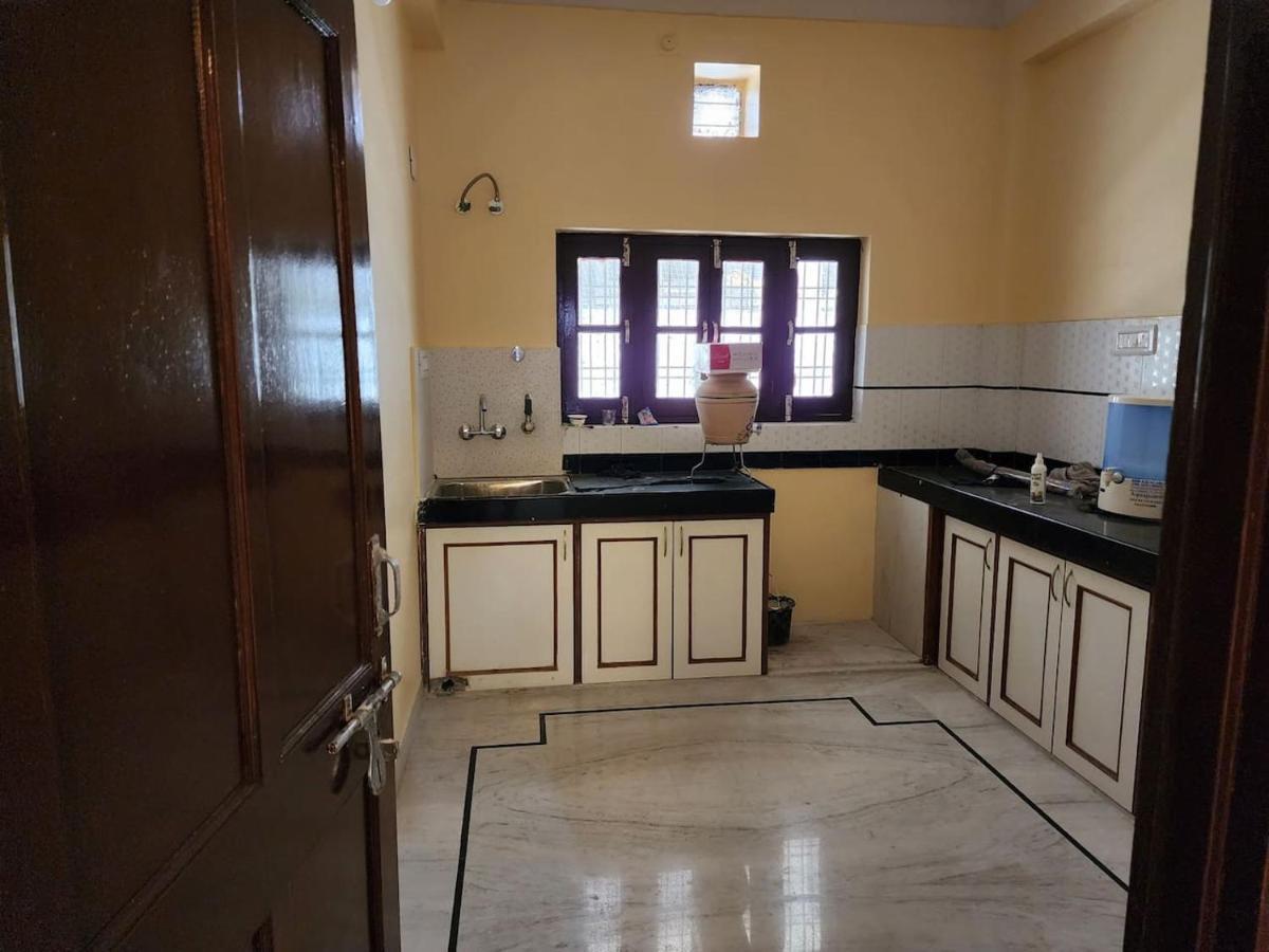 Burhani Manzil A Premium 2bhk Accomodation By Epitome-stays *